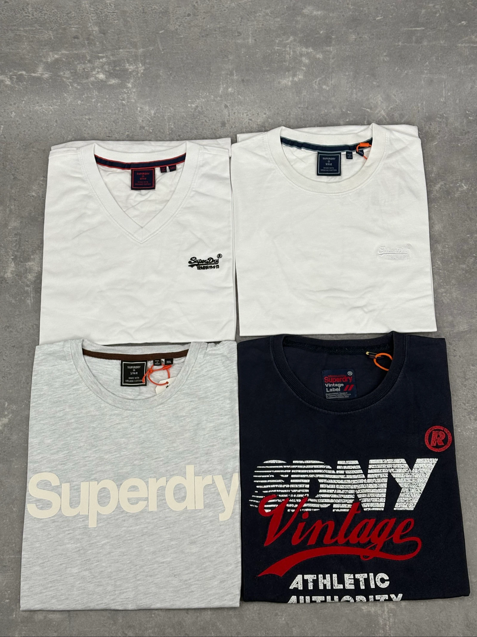 Lot 4 T-shirt SuperDry taille XXXL (3XL)